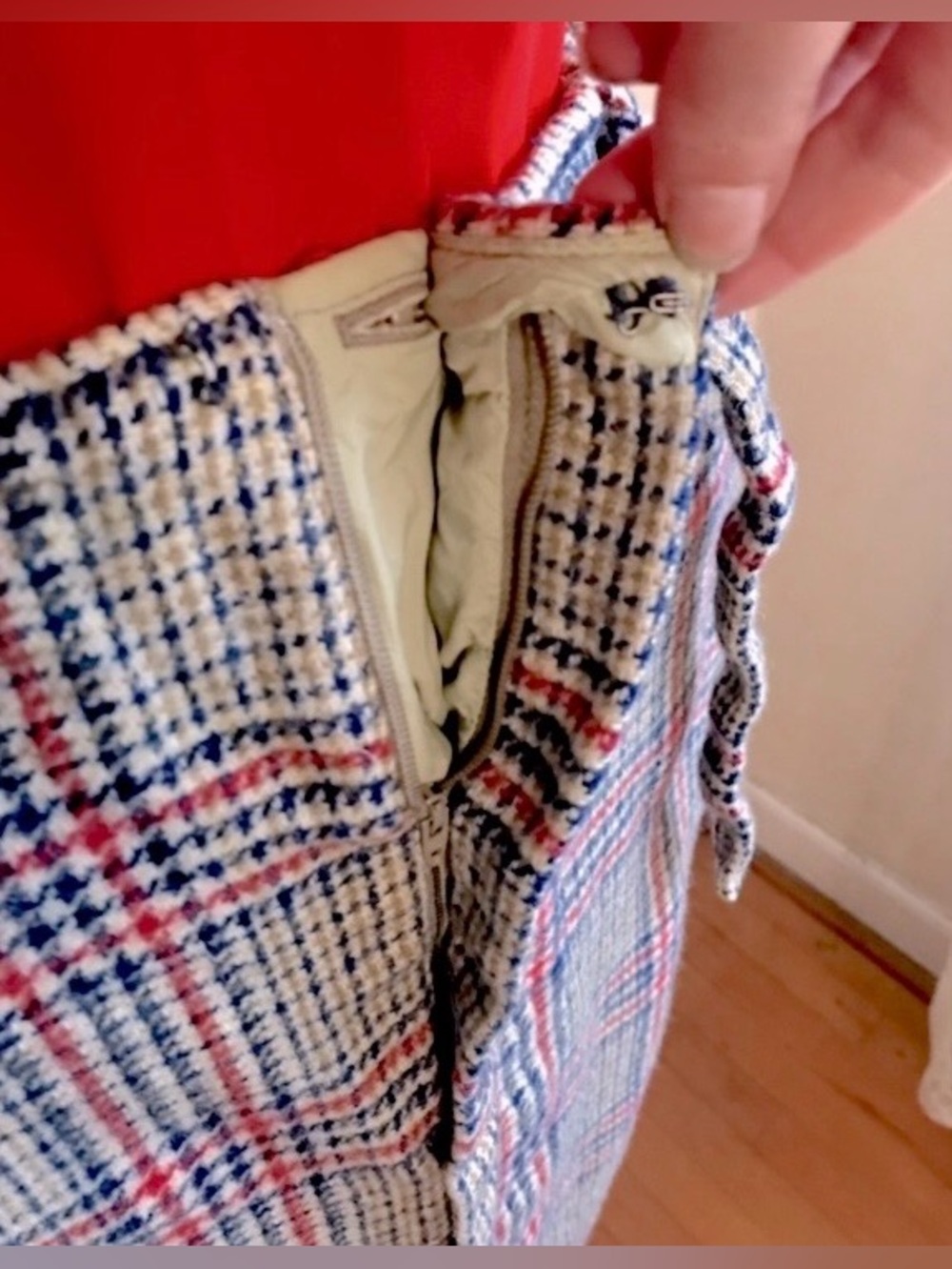 Vintage Plaid Wool Pencil Skirt-Khaki Beige, Red, Blue: Waist Tie, Sz. M/ Sz. 8 - Picture 6 of 7
